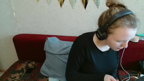 Lily dollyx online show from 24, 2, 2026