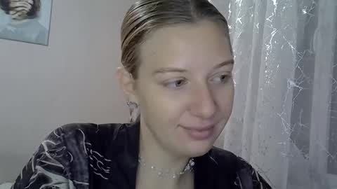 Snapshot of lily_ember chatting on 4, 10, 2025 lily_ember online show from 4, 10, 2025
