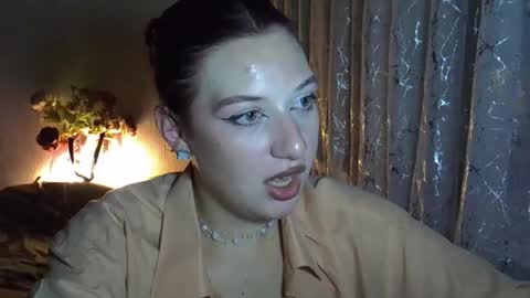 Snapshot of lily_ember chatting on 10, 10, 2025 lily_ember online show from 10, 10, 2025