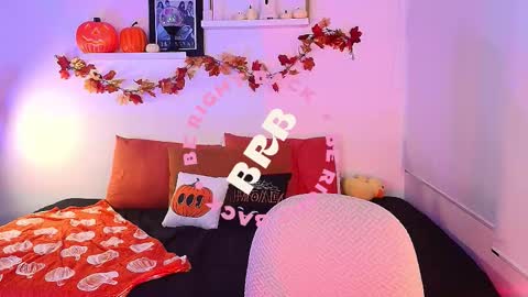 Snapshot of lily_evans_ chatting on 10, 10, 2025 just lily online show from 10, 10, 2025