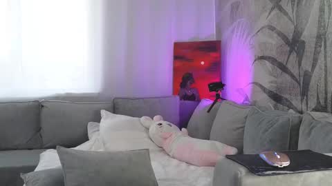 Lily online show from 2, 3, 2025