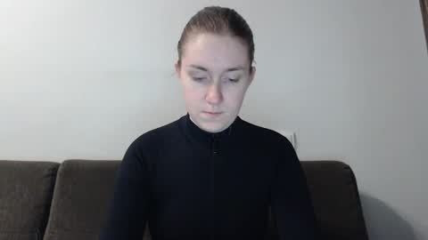 lily_love_x online show from 5, 2, 2025