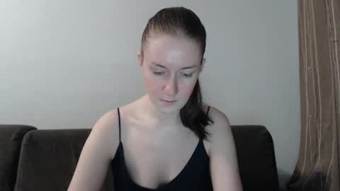 lily_love_x online show from 16, 4, 2026