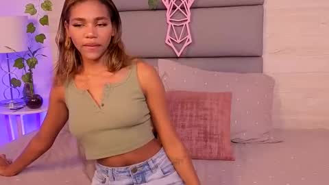 Snapshot of lily_miiller chatting on 6, 11, 2025 Lily Miiller online show from 6, 11, 2025