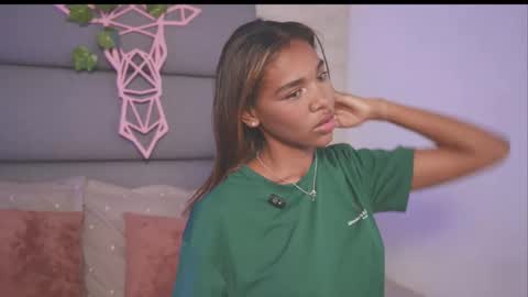 Snapshot of lily_miiller chatting on 17, 11, 2025 Lily Miiller online show from 17, 11, 2025