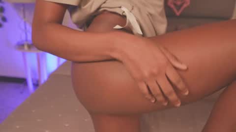 Snapshot of lily_miiller chatting on 26, 11, 2025 Lily Miiller online show from 26, 11, 2025