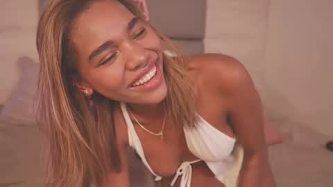 Snapshot of lily_miiller chatting on 1, 12, 2025 Lily Miiller online show from 1, 12, 2025