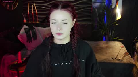 Snapshot of lily_moonlight chatting on 22, 10, 2025 Lily online show from 22, 10, 2025