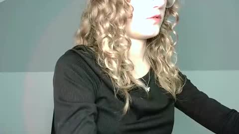 small lily online show from 9, 9, 2025