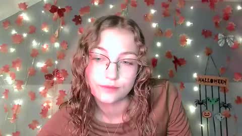small lily online show from 13, 10, 2025