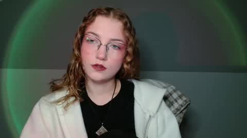 small lily online show from 6, 2, 2026