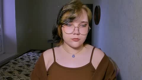 Lily online show from 7, 4, 2026