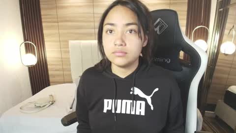 lily_waist online show from 2, 2, 2026