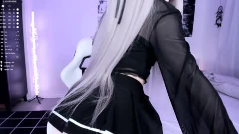 Snapshot of lily_weep chatting on 10, 3, 2025 Lily online show from 10, 3, 2025