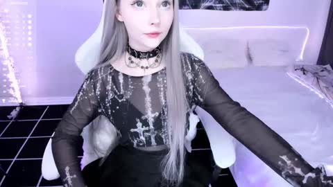 Snapshot of lily_weep chatting on 15, 11, 2025 Lily online show from 15, 11, 2025