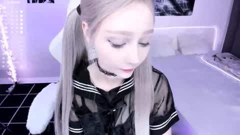 Snapshot of lily_weep chatting on 27, 11, 2025 Lily online show from 27, 11, 2025