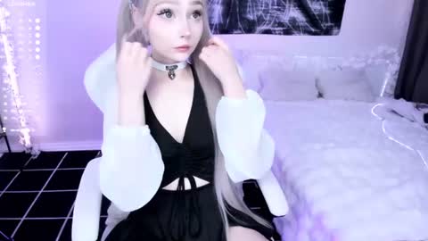 Lily online show from 19, 6, 2026