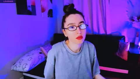 Snapshot of lily_xbaby chatting on 12, 11, 2025 LILY online show from 12, 11, 2025