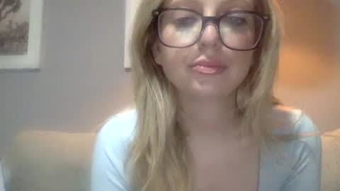 Snapshot of lilymae98 chatting on 4, 12, 2024 LilyMae online show from 4, 12, 2024