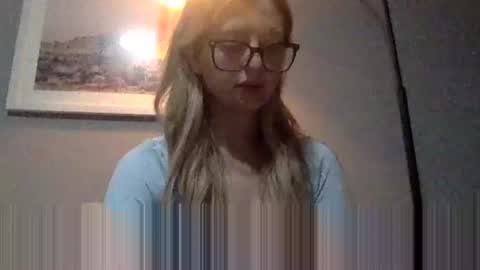 Snapshot of lilymae98 chatting on 13, 12, 2024 LilyMae online show from 13, 12, 2024