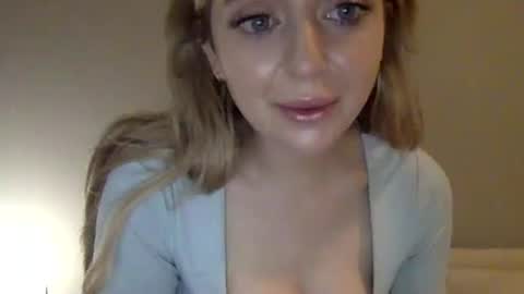 Snapshot of lilymae98 chatting on 29, 12, 2024 LilyMae online show from 29, 12, 2024