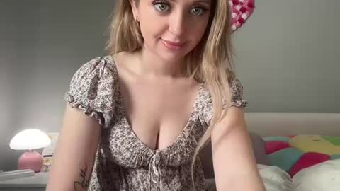 Snapshot of lilymae98 chatting on 29, 1, 2025 LilyMae online show from 29, 1, 2025