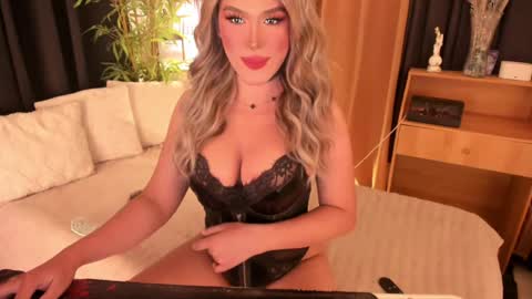 IM YOUR TRUE GODESS Lilymonstercock online show from 9, 4, 2026