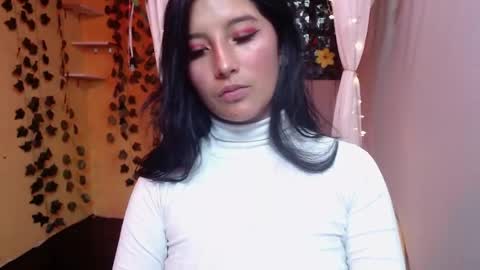 Snapshot of lilymoon_018 chatting on 1, 5, 2026 lilymoon_018 online show from 1, 5, 2026