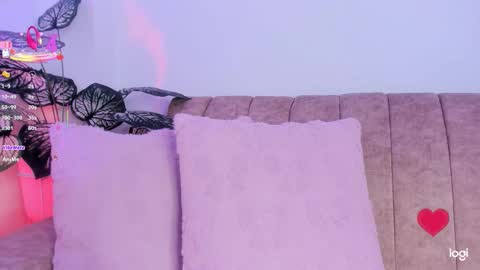 Snapshot of lilysoto chatting on 8, 10, 2025 Lily online show from 8, 10, 2025