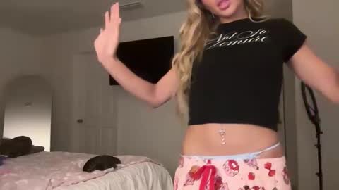 lilysummers21208 online show from 17, 1, 2026