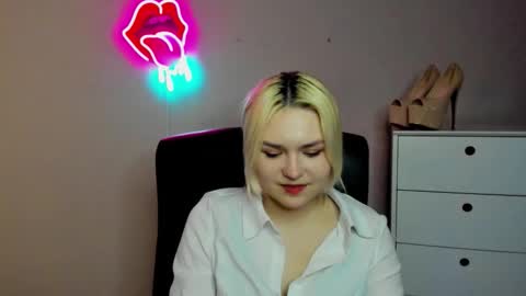 Lily online show from 16, 3, 2026