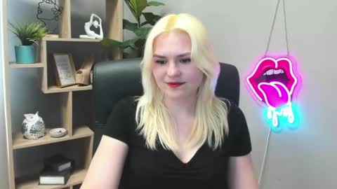 Snapshot of lilysweetxo chatting on 27, 4, 2026 Lily online show from 27, 4, 2026