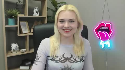 Snapshot of lilysweetxo chatting on 30, 4, 2026 Lily online show from 30, 4, 2026