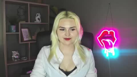 Snapshot of lilysweetxo chatting on 5, 5, 2026 Lily online show from 5, 5, 2026