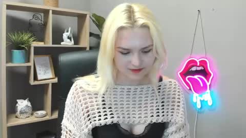 Snapshot of lilysweetxo chatting on 22, 5, 2026 Lily online show from 22, 5, 2026