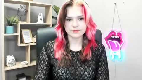 Snapshot of lilysweetxo chatting on 8, 6, 2026 Lily online show from 8, 6, 2026
