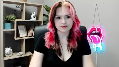 Snapshot of lilysweetxo chatting on 9, 6, 2026 Lily online show from 9, 6, 2026