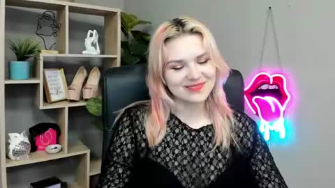 Snapshot of lilysweetxo chatting on 12, 7, 2026 Lily online show from 12, 7, 2026