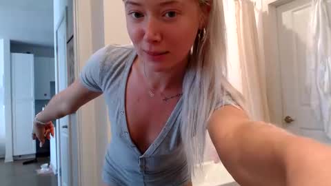 Lily Monroe online show from 12, 10, 2025