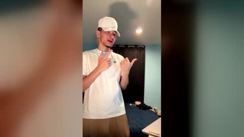 Snapshot of lima_tunes chatting on 18, 12, 2025 lima_tunes online show from 18, 12, 2025