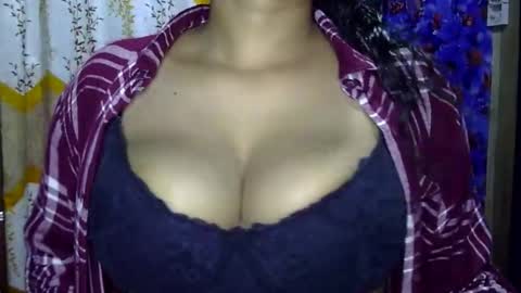 limaakter246618 online show from 5, 11, 2025