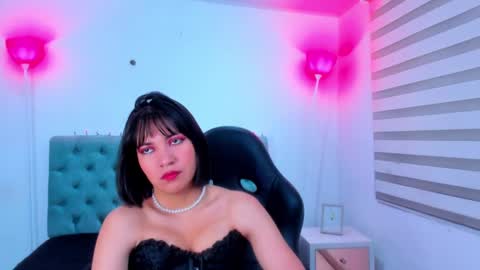 Snapshot of lina_bedoya chatting on 16, 1, 2025 Lina Bedoya online show from 16, 1, 2025