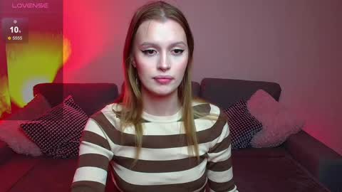 Snapshot of lina_bush chatting on 13, 12, 2024 lina_bush online show from 13, 12, 2024
