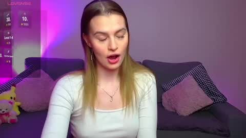 Snapshot of lina_bush chatting on 2, 2, 2025 lina_bush online show from 2, 2, 2025