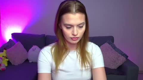 Snapshot of lina_bush chatting on 4, 3, 2025 lina_bush online show from 4, 3, 2025