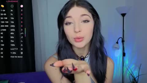 Lina online show from 4, 12, 2025