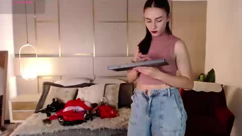 Snapshot of lina_montclair chatting on 23, 9, 2025 Lina online show from 23, 9, 2025