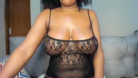 Snapshot of lina_sexy58 chatting on 18, 10, 2025 lina sexy58 online show from 18, 10, 2025