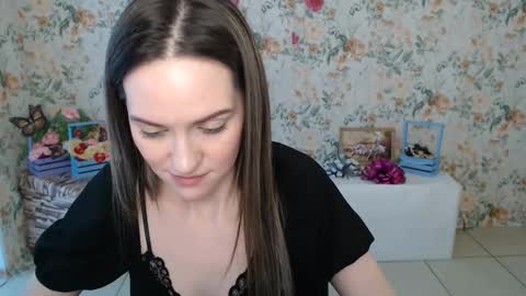 Lina online show from 12, 2, 2025