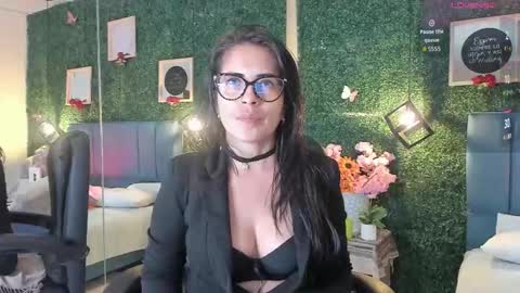 Lina  online show from 30, 9, 2025